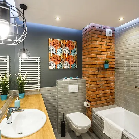 Apartament Em Klimatyzacja&Parking Apartment *