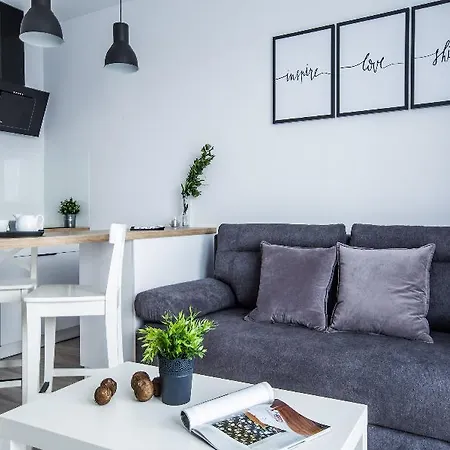 Apartament Em Klimatyzacja&Parking Apartment *