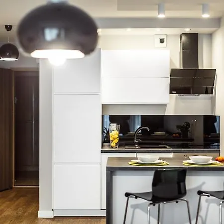 Em Klimatyzacja&parking Apartman *