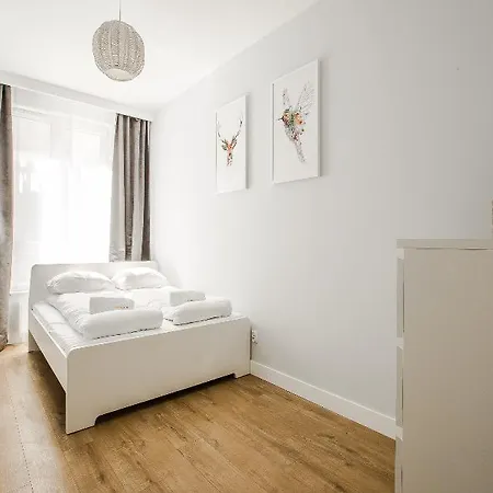 Em Klimatyzacja&parking Διαμέρισμα *