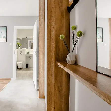 Apartament Em Klimatyzacja&Parking Apartment *