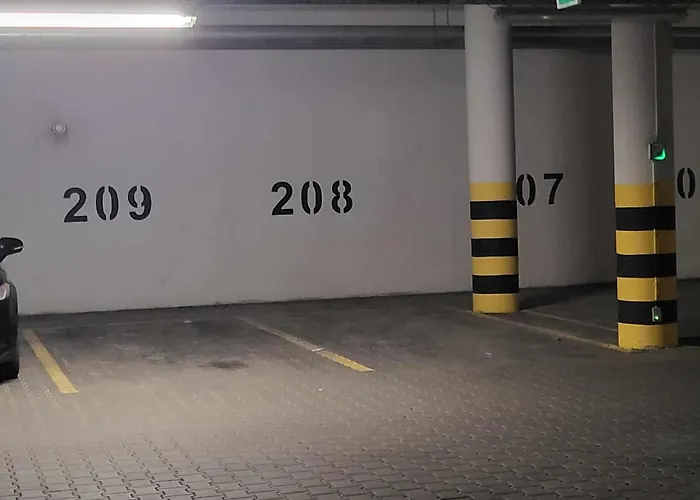 Em Klimatyzacja&parking * رشيشوف