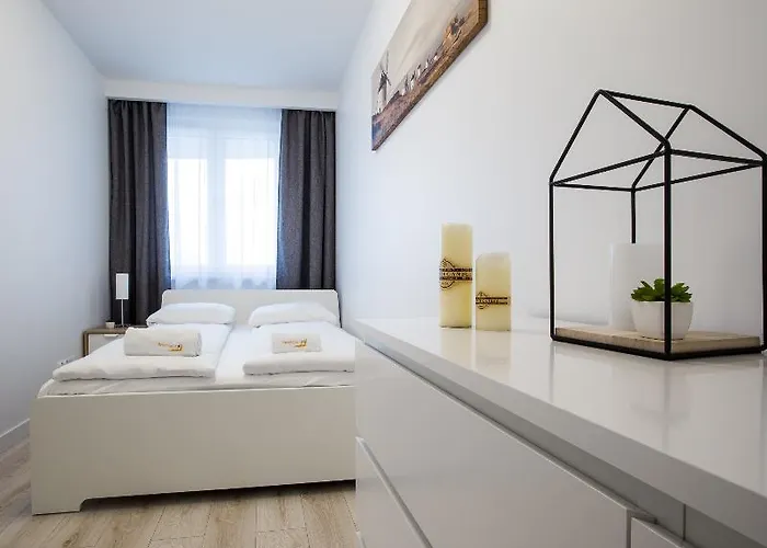 Lägenhet Apartament Em Klimatyzacja&Parking