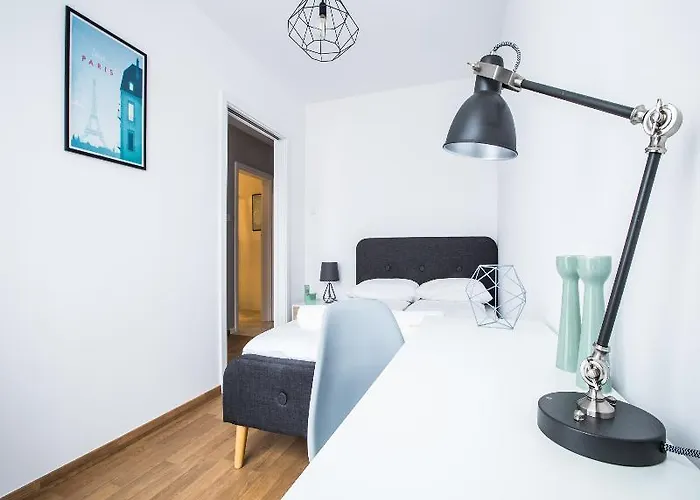 Lägenhet Apartament Em Klimatyzacja&Parking *