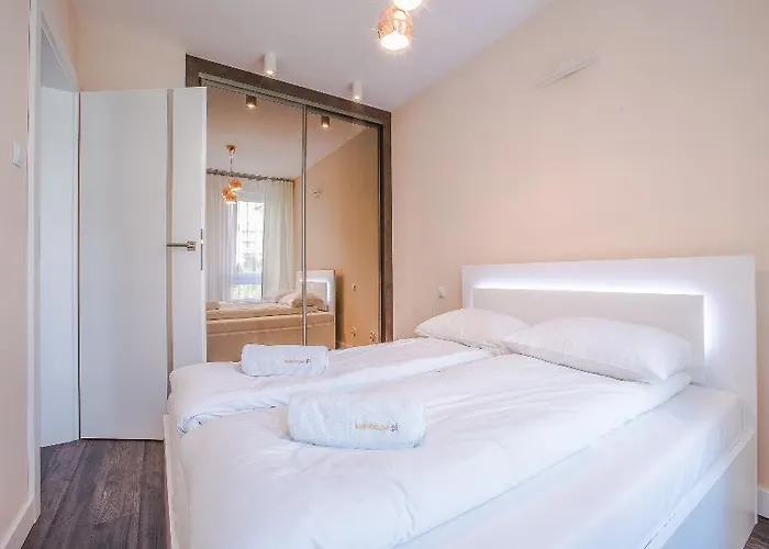 Lägenhet Apartament Em Klimatyzacja&Parking *