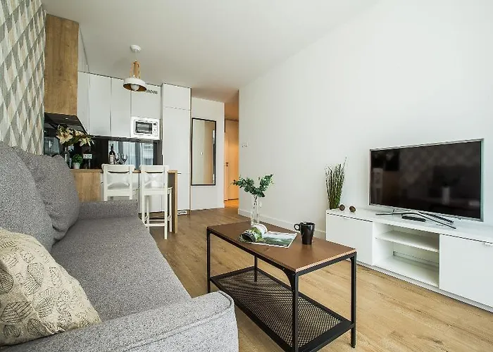 Em Klimatyzacja&parking * رشيشوف